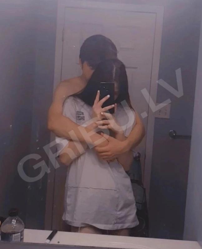 Intimate photo of couple Paariitiis 1925591