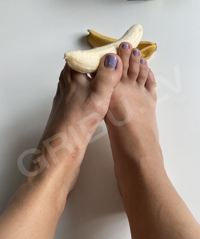 Sexy naked photo of a girl mangofeet 1877626